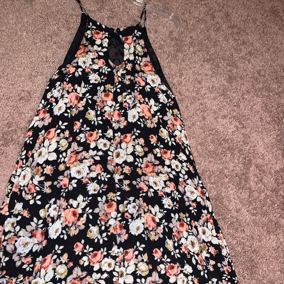Black with flowers Dress - Picture 2 of 2